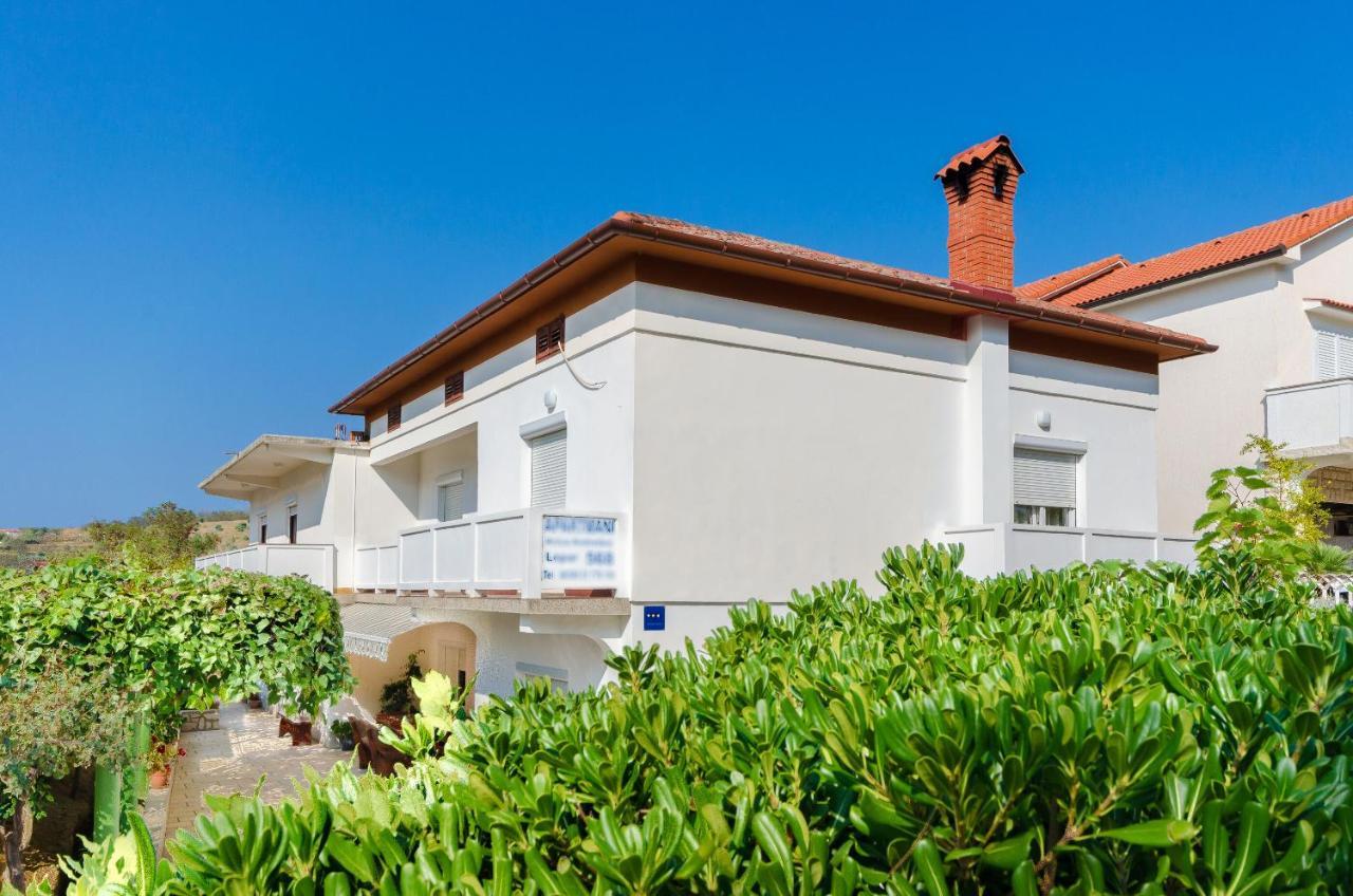 Apartments Ruza A Lopar Exterior photo